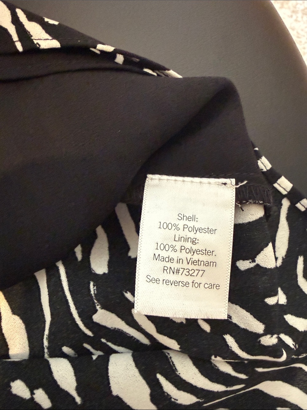 Nine West Black & White Abstract Zebra-Print Sleeveless tank XL Like new! - Picture 6 of 6